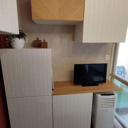 Les Chenes Climatise Avec Terrasse A 8mn A Pieds De La Bormes-les-Mimosas