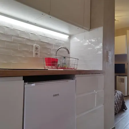 Apartment Les Chenes Climatise Avec Terrasse A 8mn A Pieds De La Bormes-les-Mimosas